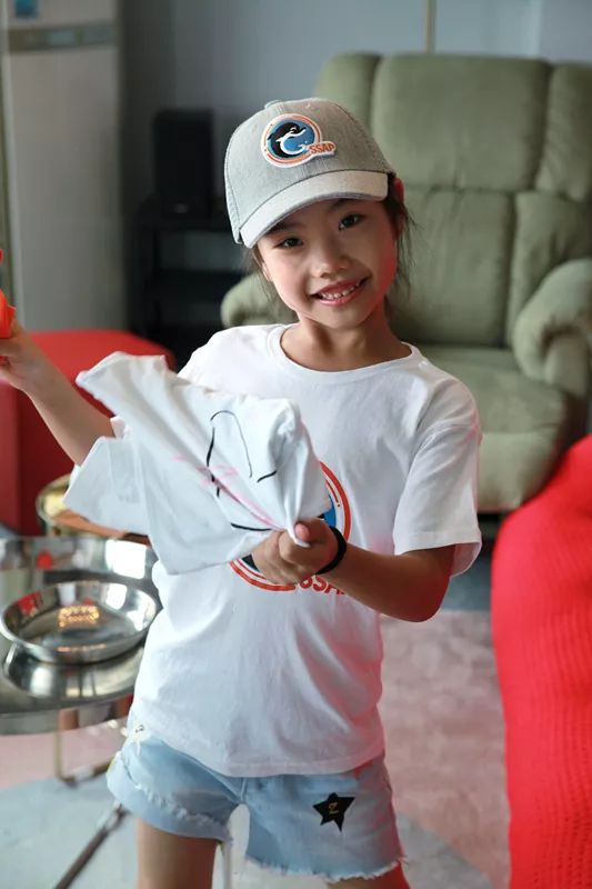 南宫体育-关于棒球友谊赛，海滨铁骑队与闽南海豚队强势横扫，VAR改判成焦点！节奏掌控在手的信息