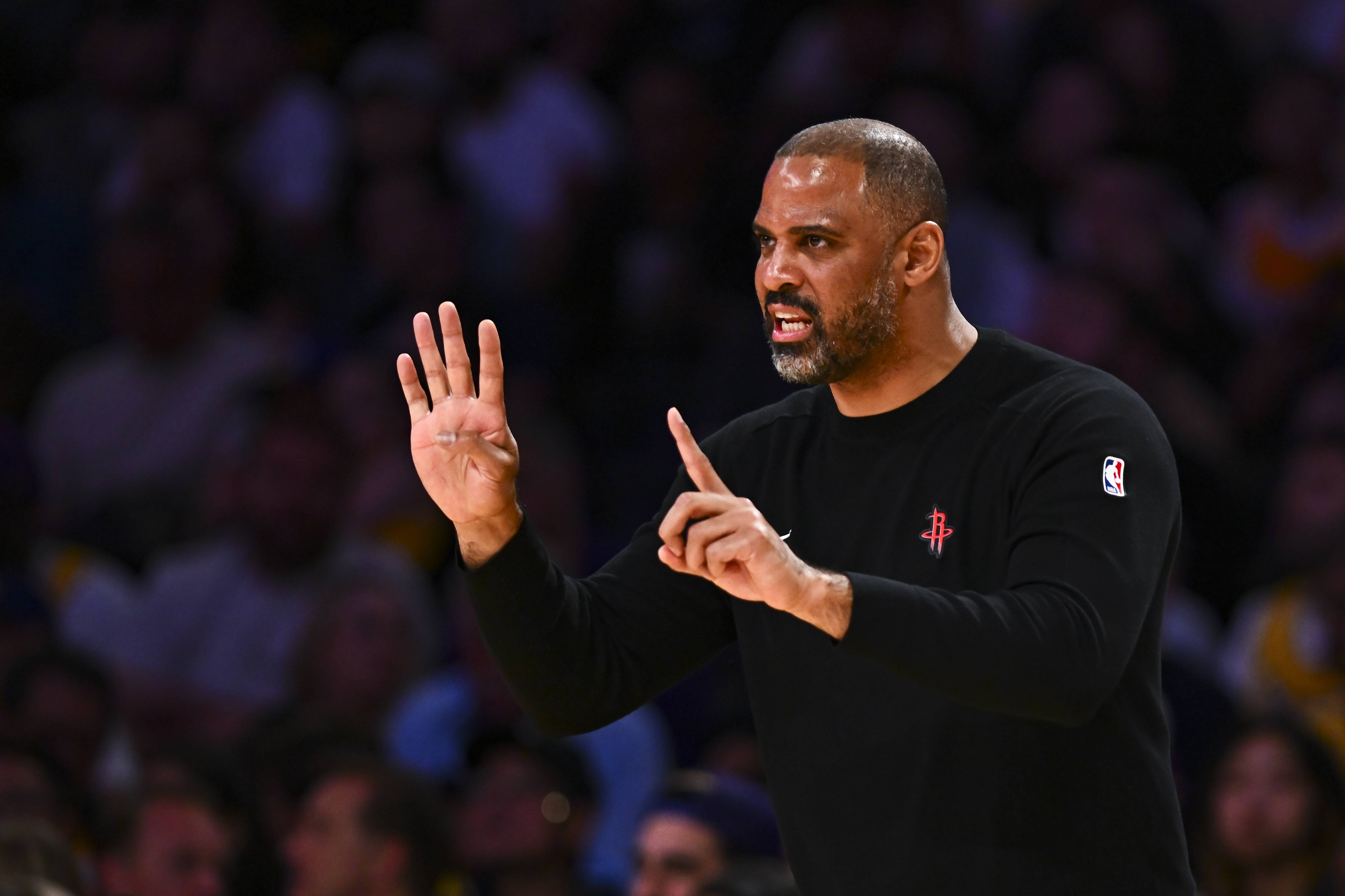 南宫体育- 休斯敦火箭训练开放日；赛后强势反弹引欢呼；全明星赛在即；纪律约束更严格