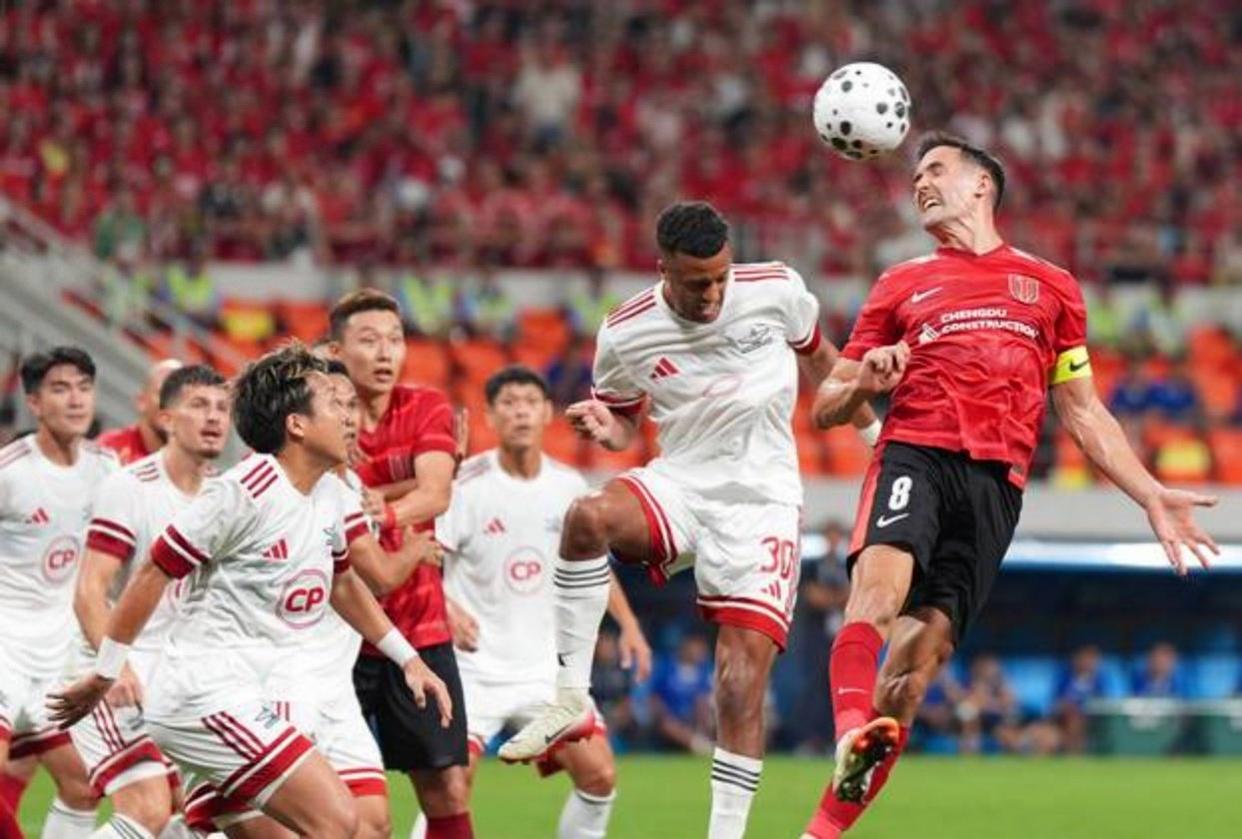 关于亚冠赛程吃紧；罗马关键时刻内部沟通；态度坚定；更衣室氛围转暖的信息