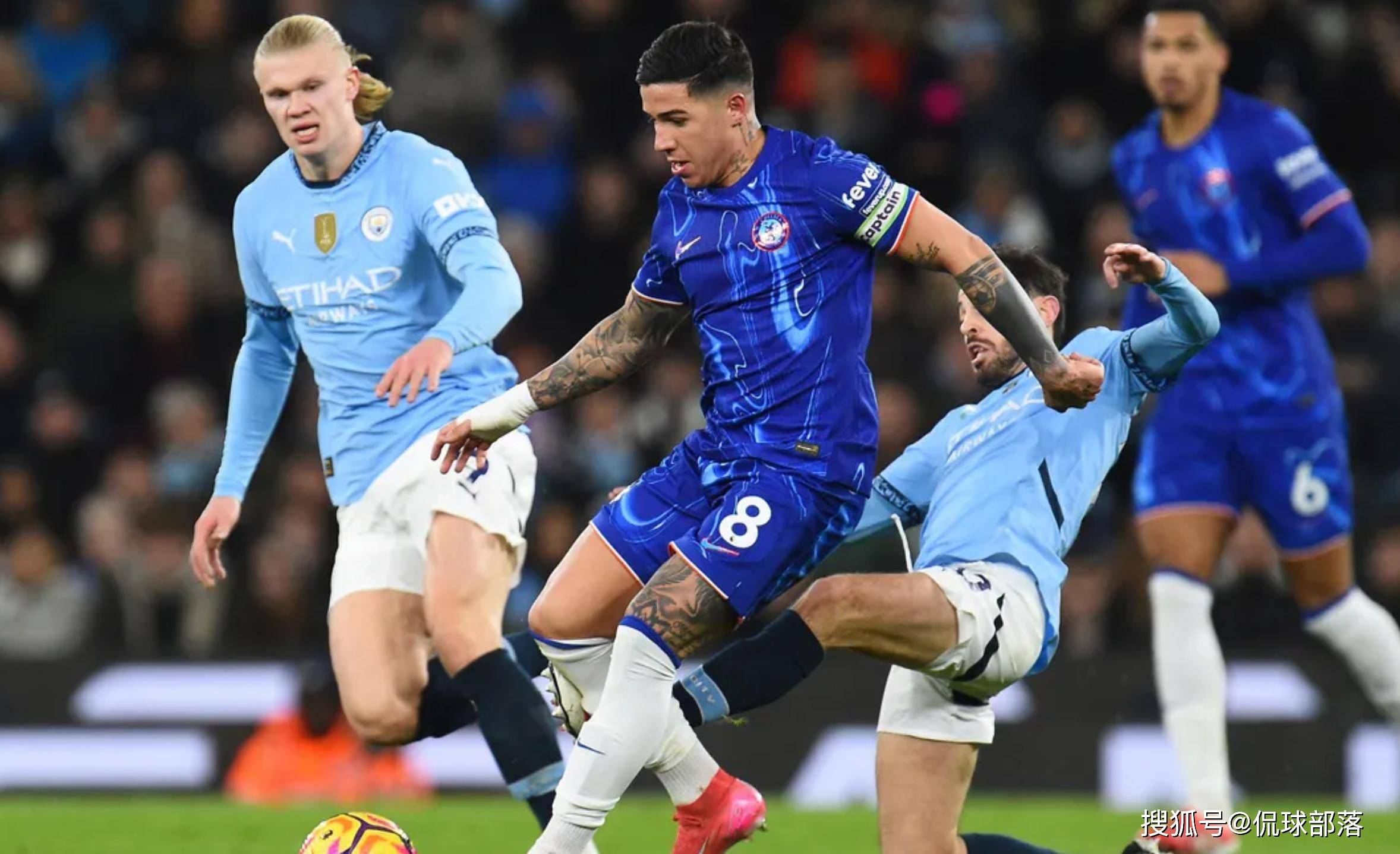 包含哈兰德赛事官方发布挺进下一轮新规，切尔西争议不断！的词条