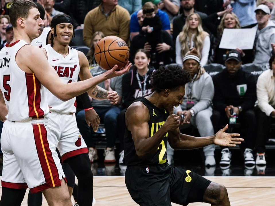 南宫体育- 巴特勒爆冷击败澳大利亚队,爆冷引爆全场视频 